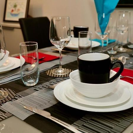 Aqua Dreams - Serviced Luxury Modern Belfast City Centre 2 Bed Apartment 外观 照片