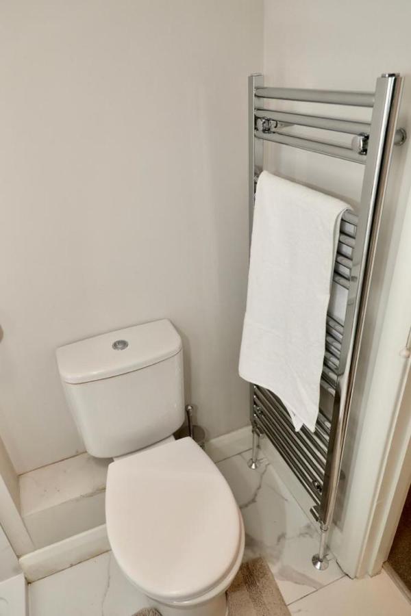 Aqua Dreams - Serviced Luxury Modern Belfast City Centre 2 Bed Apartment 外观 照片