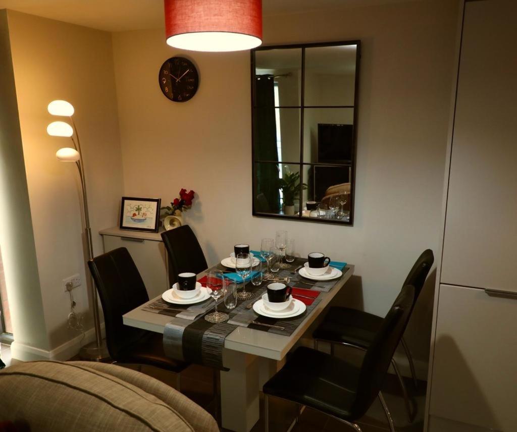 Aqua Dreams - Serviced Luxury Modern Belfast City Centre 2 Bed Apartment 外观 照片